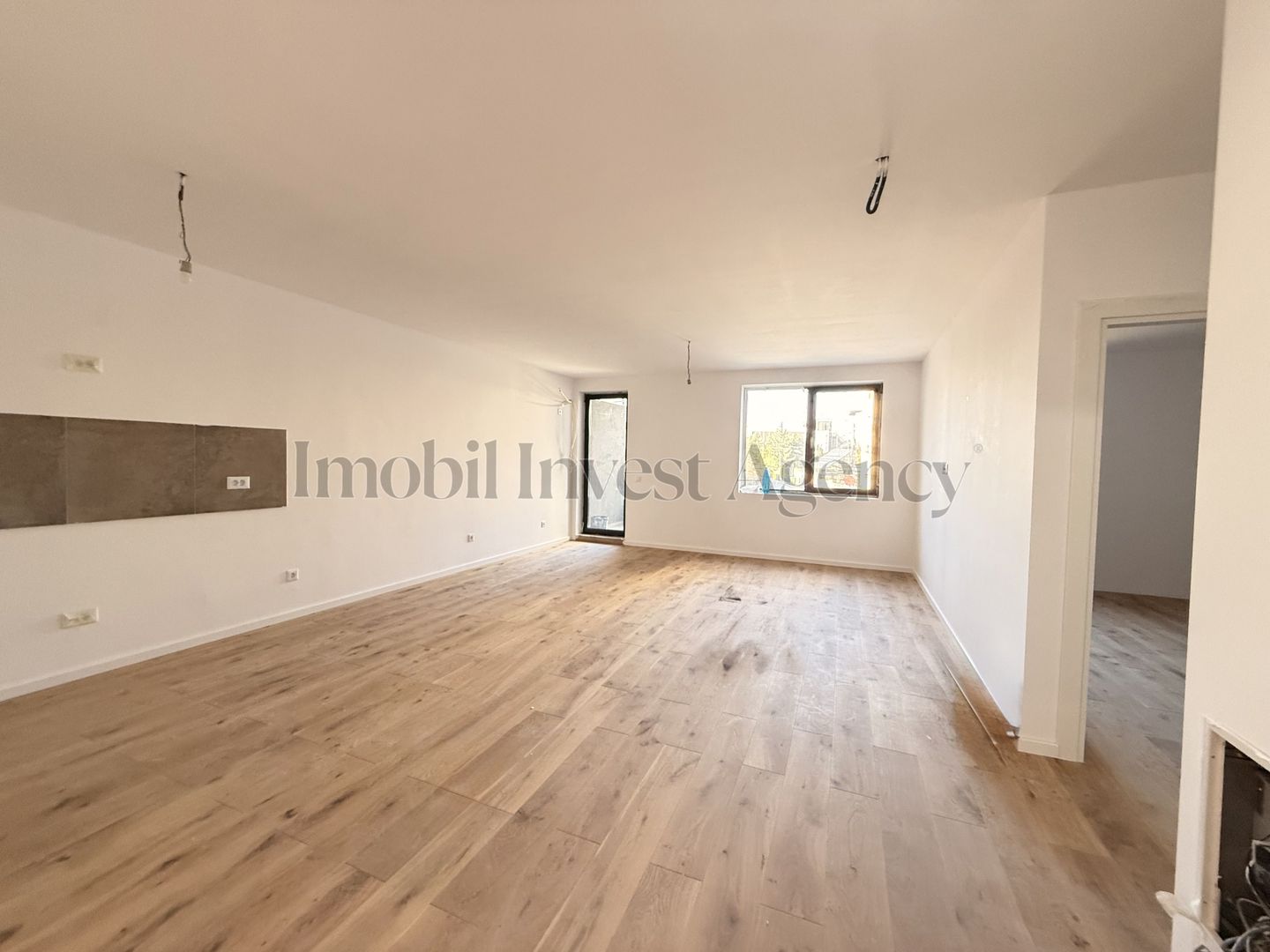 Apartament 3 camere de vanzare Pipera in bloc cu vedere la lac - Poză 2