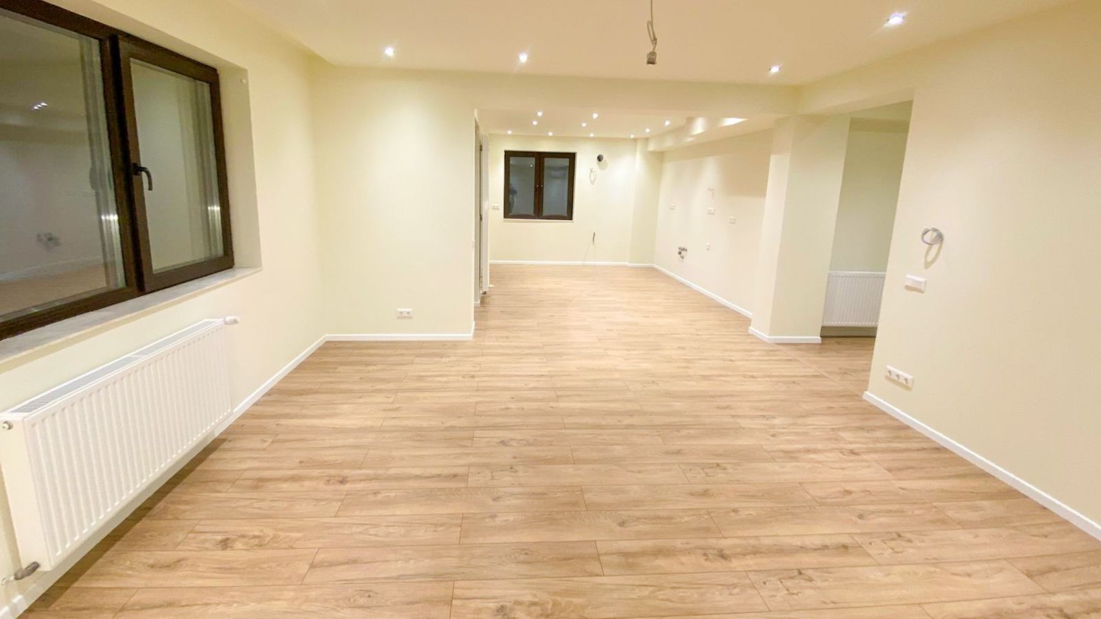 Vânzare vilă 8 camere | Grădină 500mp | 3 locuri de parcare - Poză 13