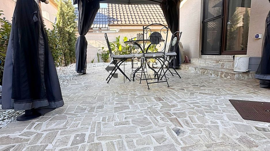 Casa cu 5 camere de vanzare Cartierul Tineretului Oradea - Poză 19