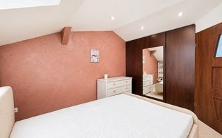 Apartament 3 camere decomandat de inchiriat in vila, zona Centrala! - Poză 11