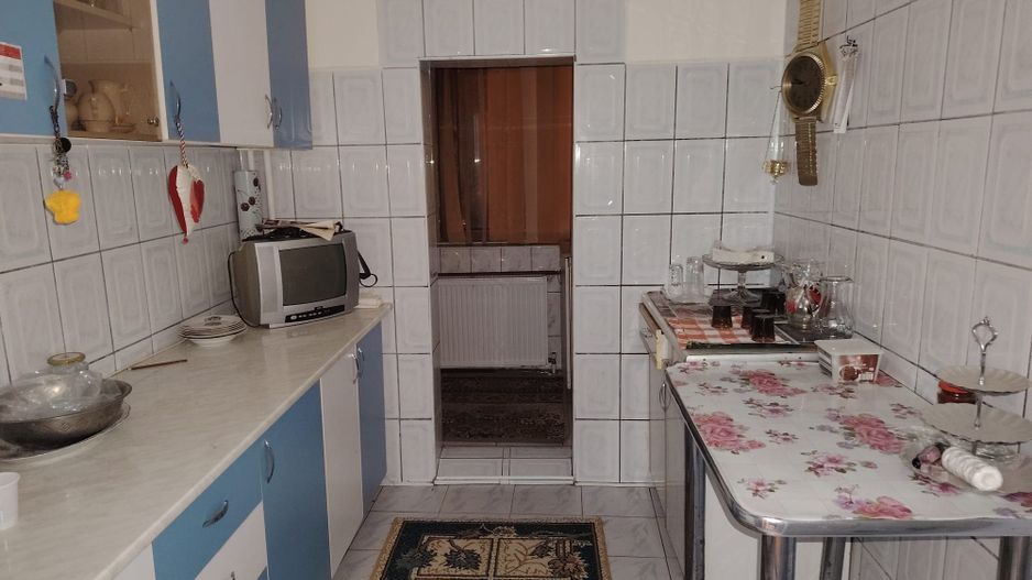 De vanzare apartament 3 camere - Poză 4