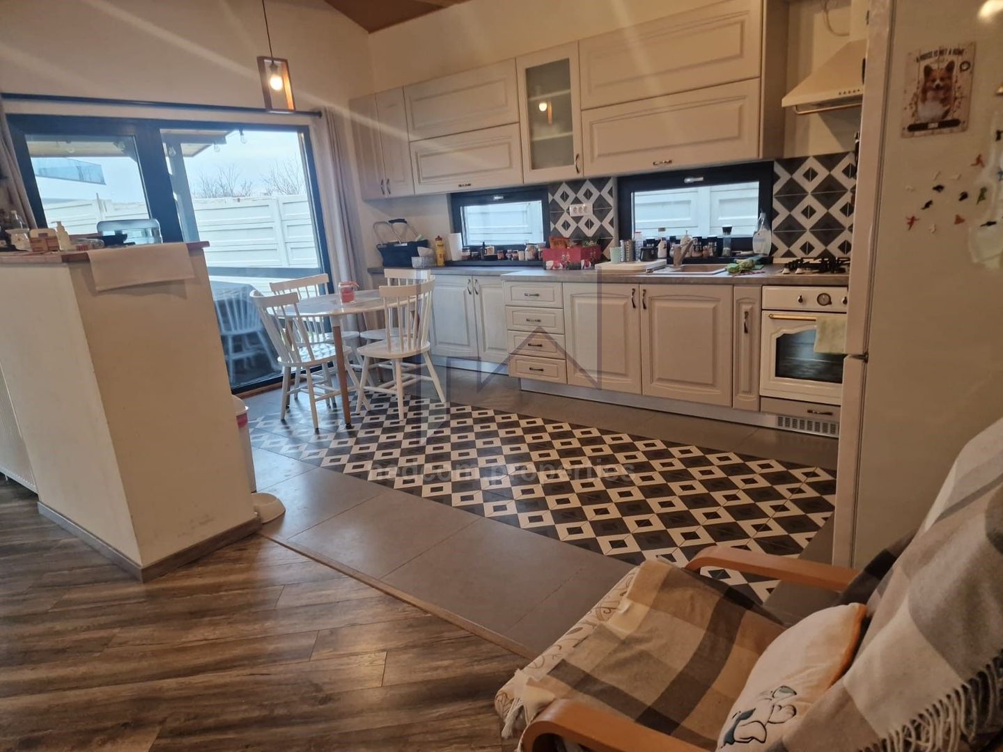 Vanzare Casa Individuala cu 700mp teren - Stefanestii De Sus - Poză 7