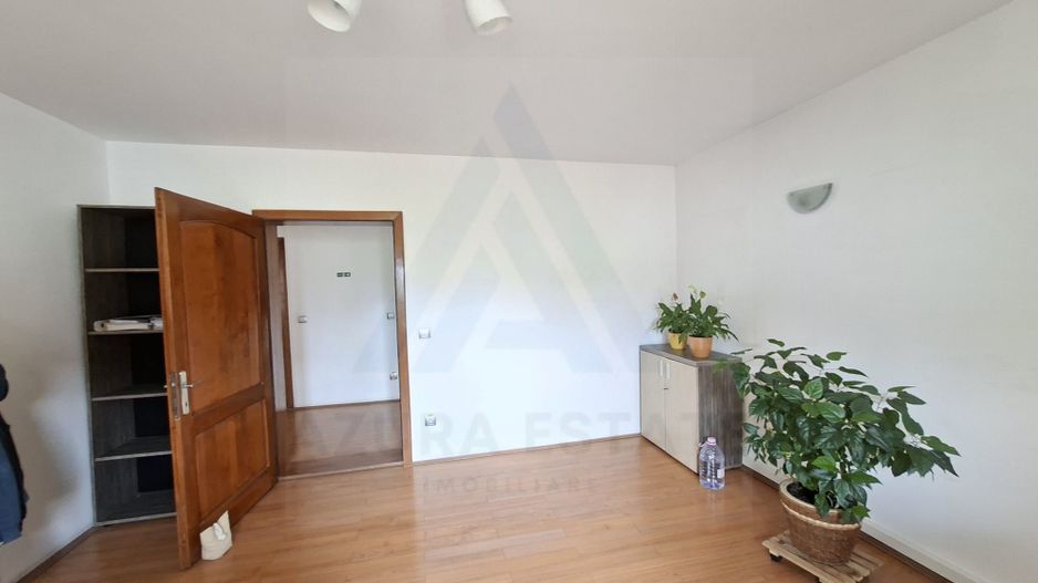 Spatiu birouri casa individuala curte proprie 9 birouri Selimbar - Poză 14