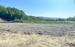 Teren intravilan 1400 mp cu deschidere la E85, Cristești, jud. Iași - Poză 1