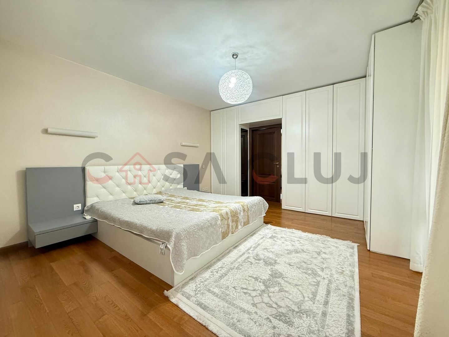 Apartament în vilă, curte, la cheie, parcare, Europa - Poză 5