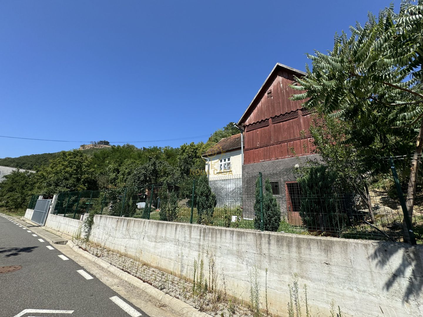 De vanzare Casa cu teren 3500MP in Sabisa/Maramures - Poză 2