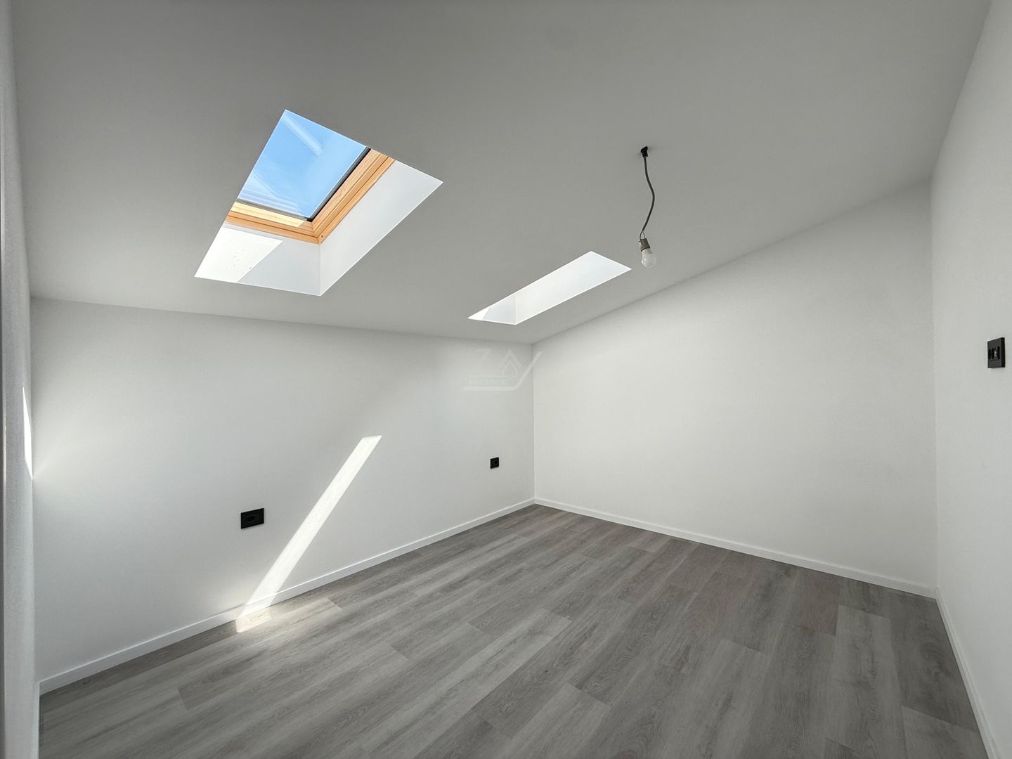 Ap pe 2 niveluri. 3 camere, 2 bai. 2 locuri de parcare. - Poză 8