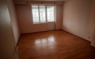 De vânzare apartament 3 camere – Decomandat - Aleea Suica - Poză 1