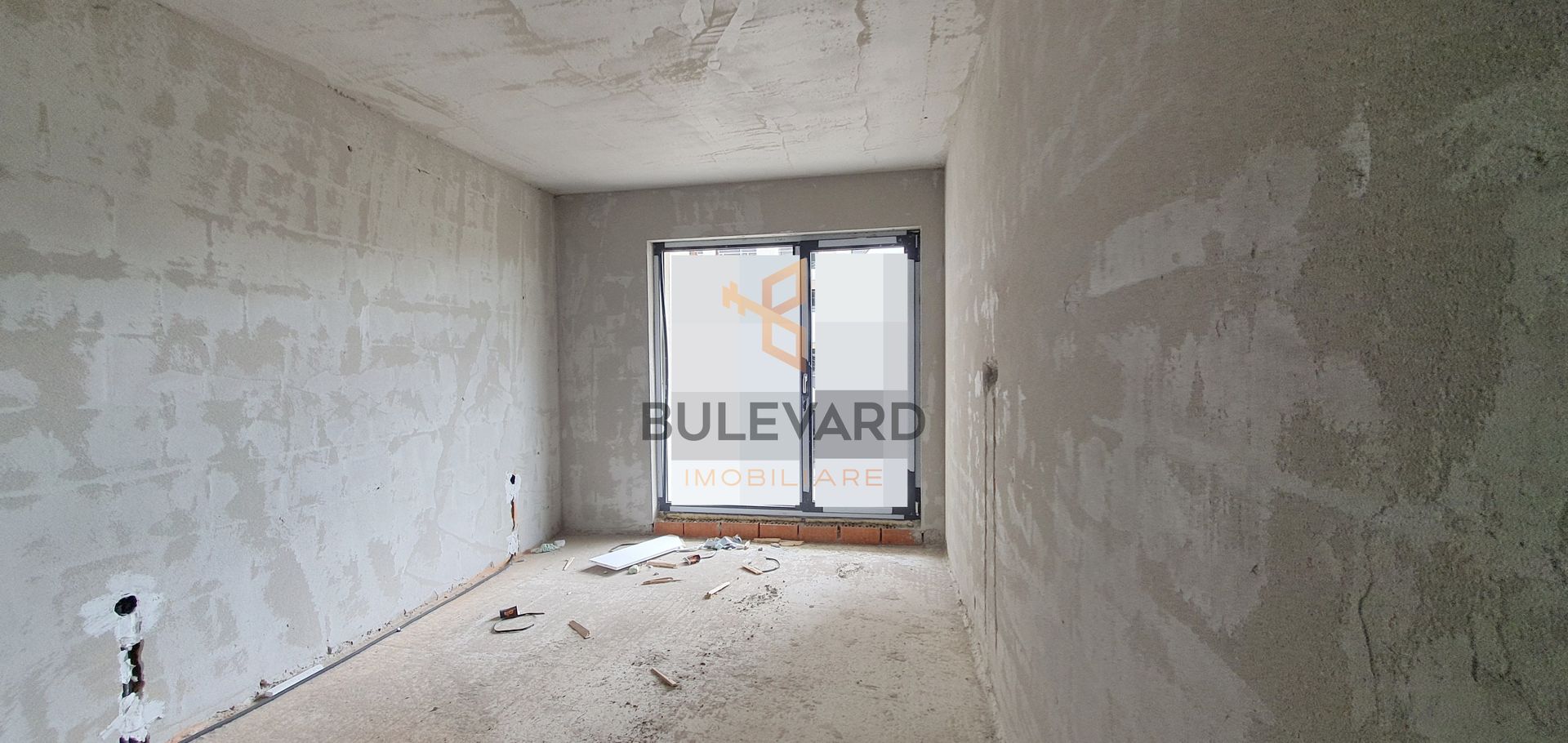 Apartament cu 3 camere zona strazii Eroilor! - Poză 1