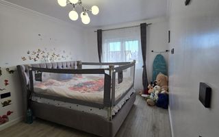 Casa 4 camere | Curte si terasa | Selimbar - Poză 9