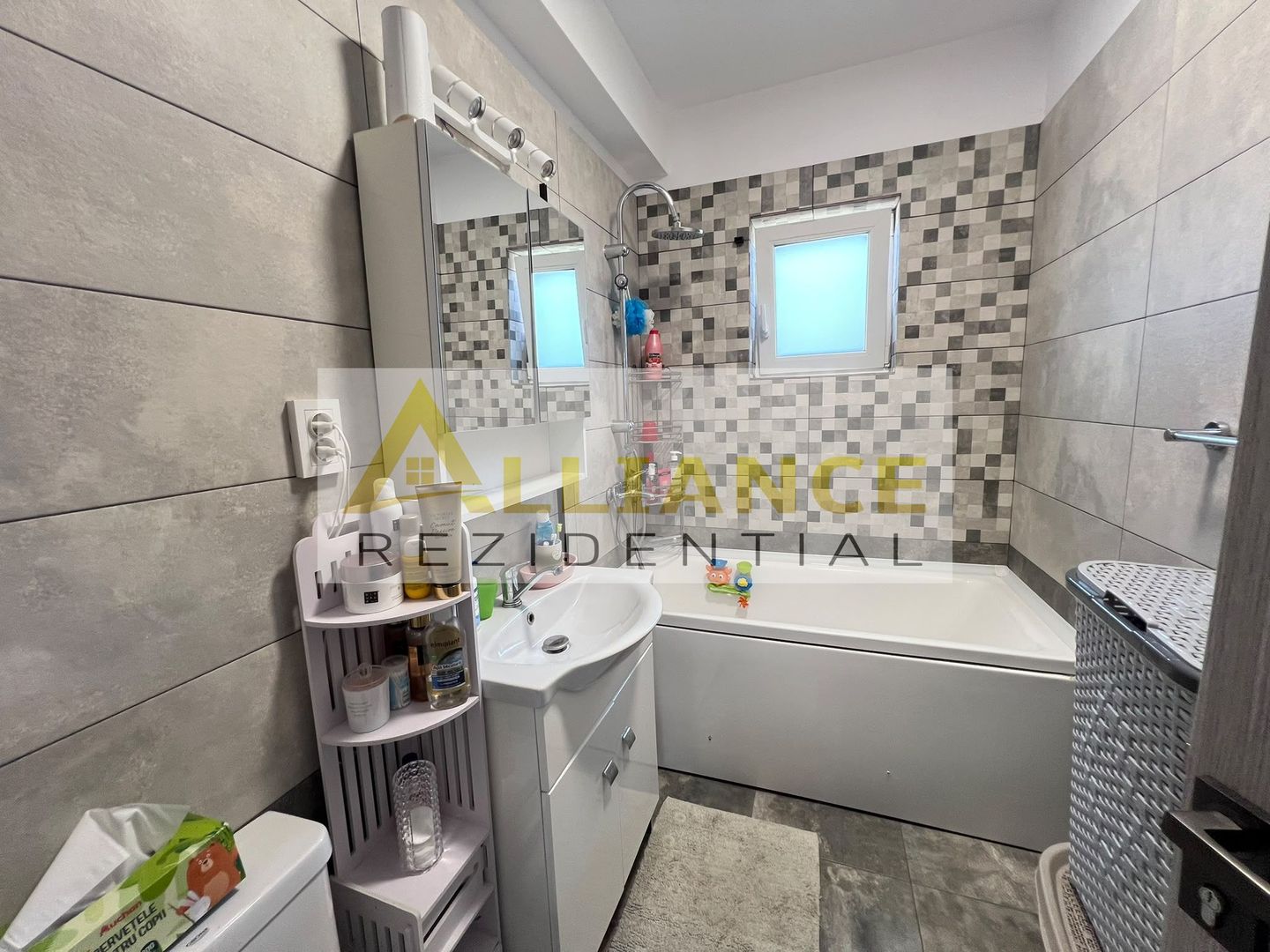 CASA PARTER MOBILATA SI UTILATA -3 CAMERE- TEREN 300MP - Poză 15