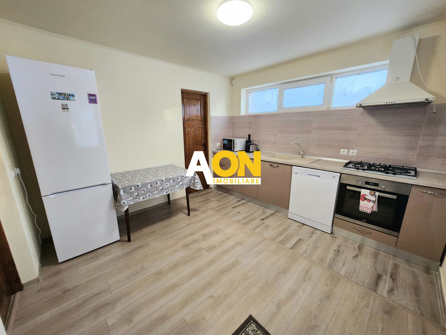 De vanzare casa 6 camere 8142 mp teren in Oarda de Sus - Poză 17