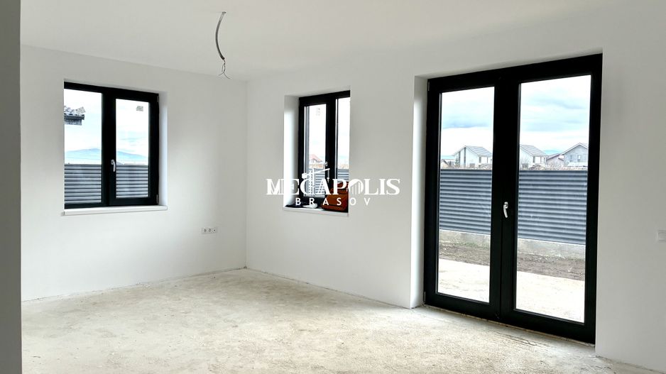 Casă / 4 camere / Sanpetru / Terasă - Poză 3