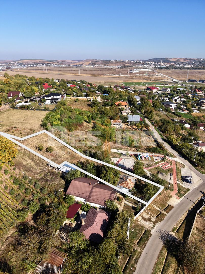 Teren de 1.247 mp cu priveliște spre Iași – liniște aproape de oraș - Poză 5