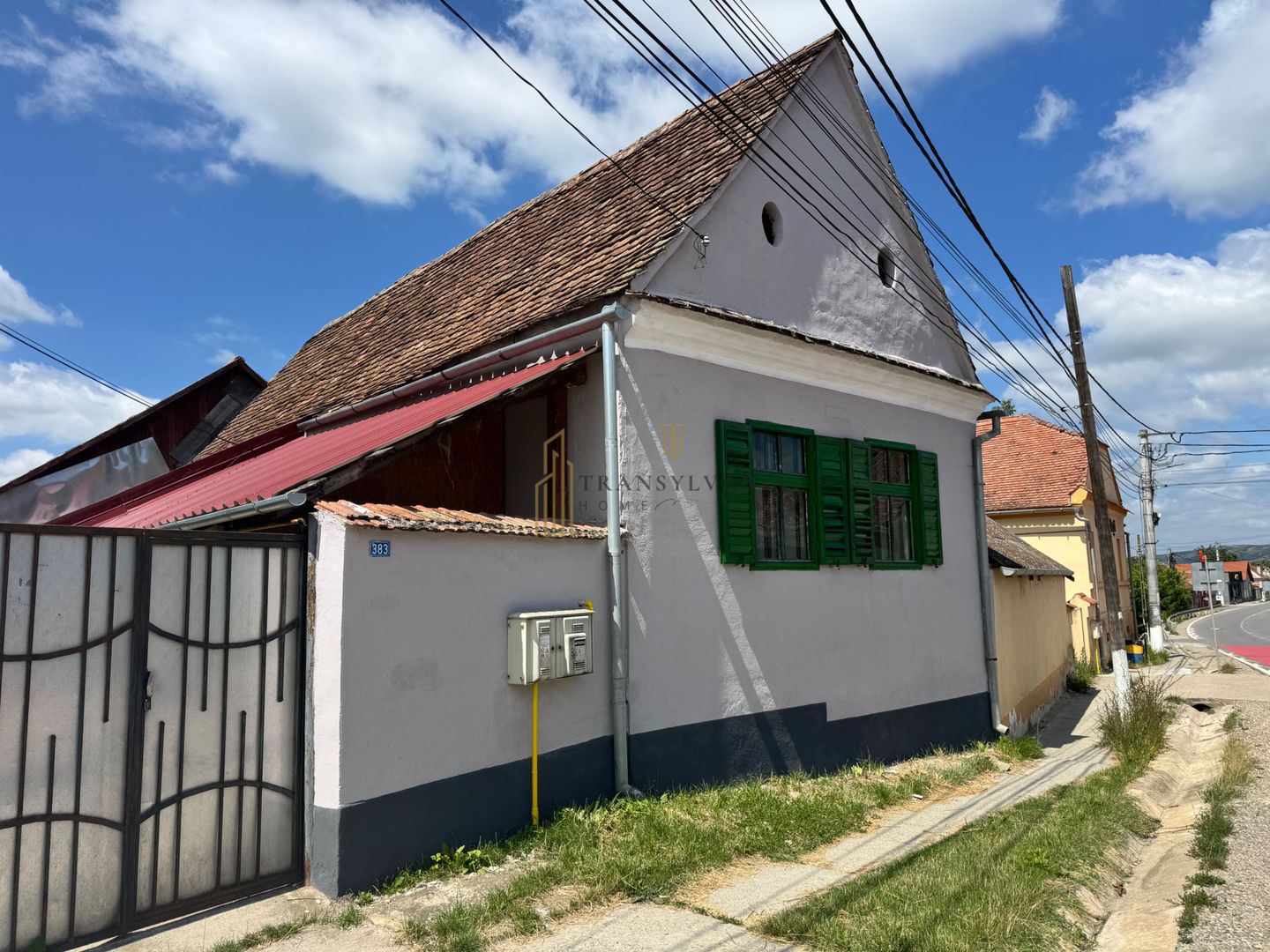 Casă la țară cu teren generos în satul Ruși - Poză 1