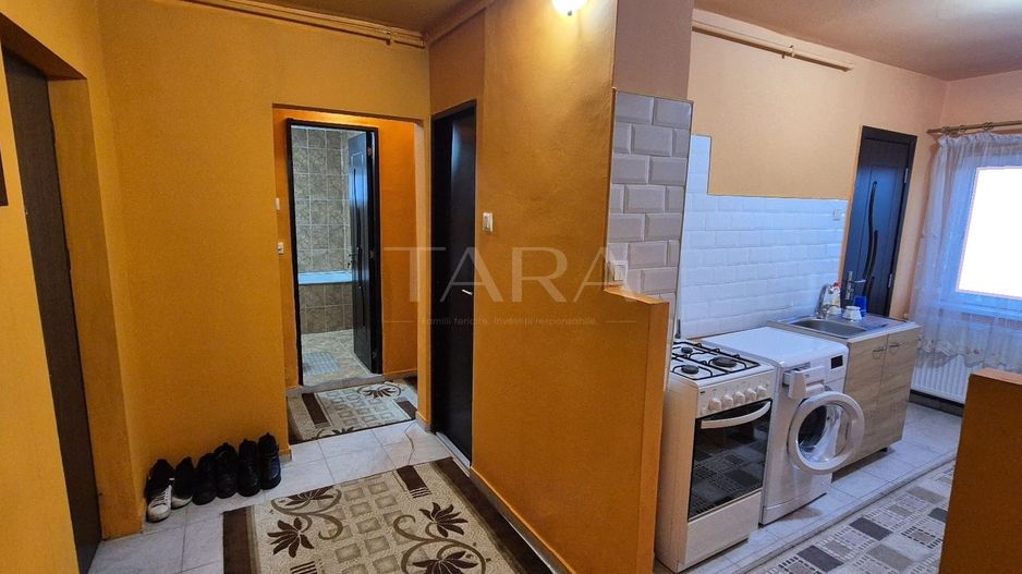 Vanzare apartament decomandat, central in Apahida. - Poză 1