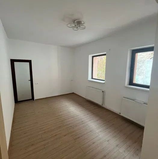 Tineretului | 5 camere | Vila | Spatiul Birouri Firme | Curte | Tineretului - Poză 3