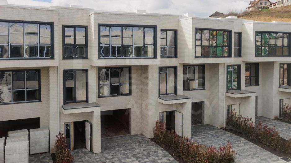 Vânzare, townhouse, 3 nivele, Complexul Rezidențial Hora Village - Poză 29