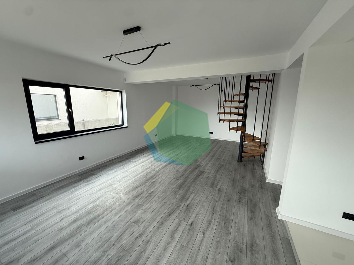 Vilă Premium cu 5 Camere în Tunari | Lângă Cosmopolis & Școala Mark T. - Poză 5