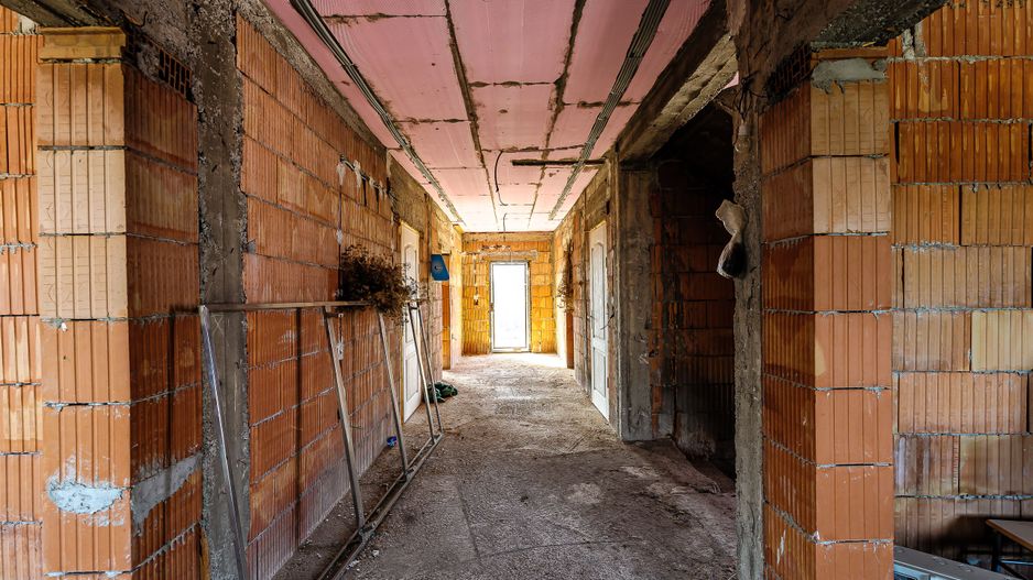 Casă nouă 6 camere semifinalizată în Sântana - Poză 4