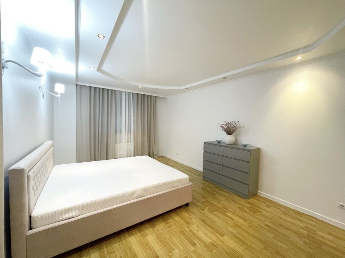 Apartament Centru! 90 m2! 2 + living! - Poză 8