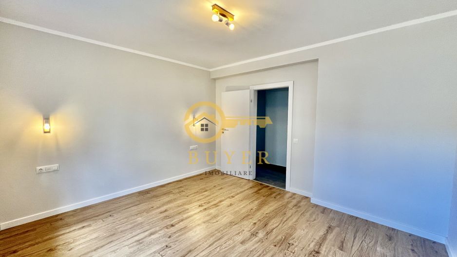 Apartament 3 camere, terasa 10.7 mp-A.C , jaluzele electrice - Poză 2