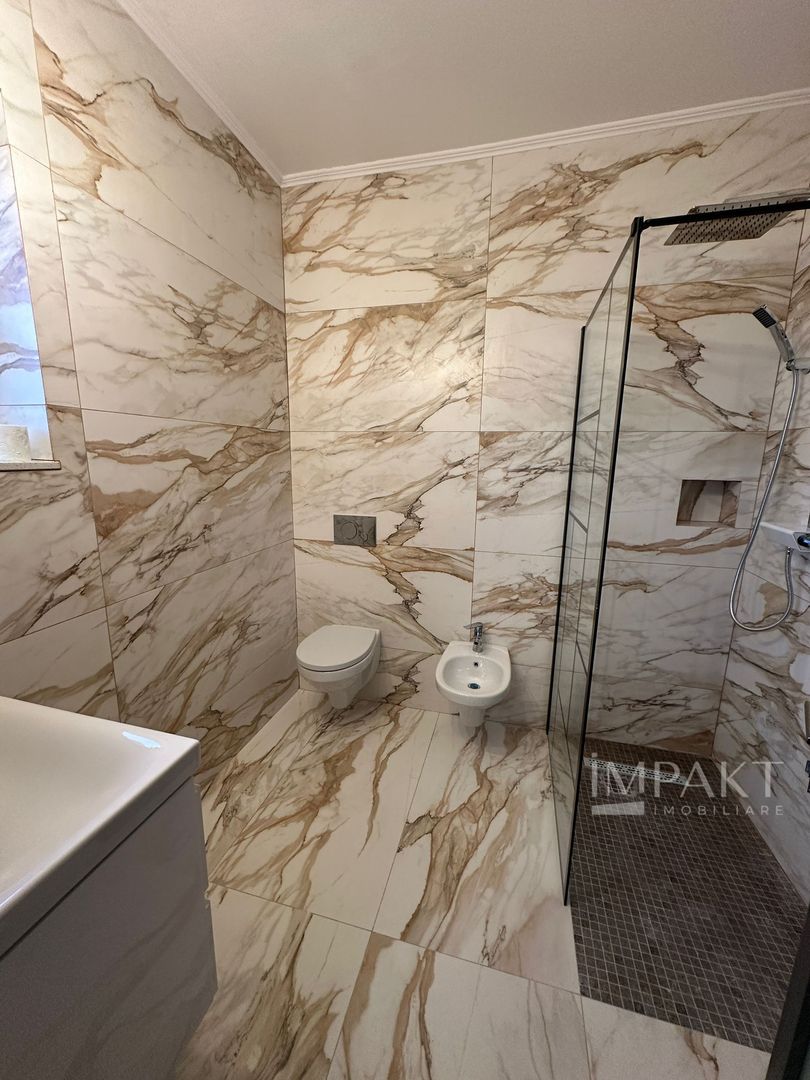 Casa superba de vanzare, situata intr-o zona aerisita a Dezmirului! - Poză 18