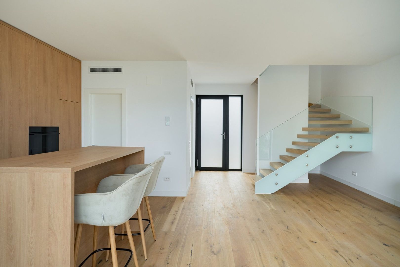 Vila duplex cu 3 camere - preluare leasing - Poză 2