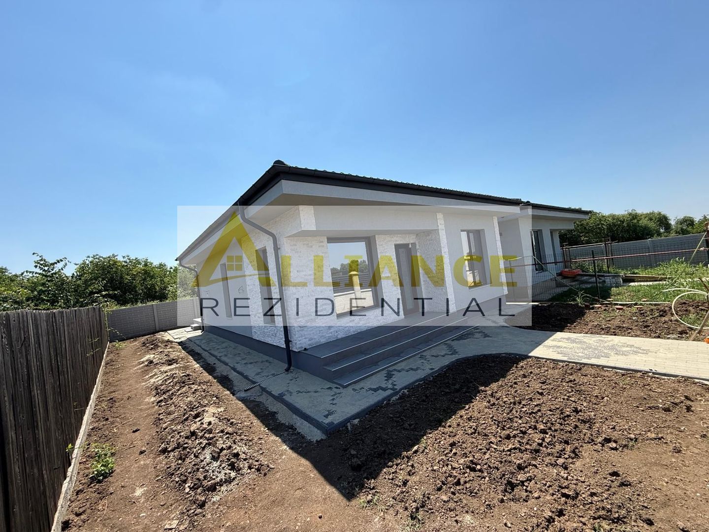Casa individuala ||3 camere 1 baie || 250 mp teren || - Poză 2