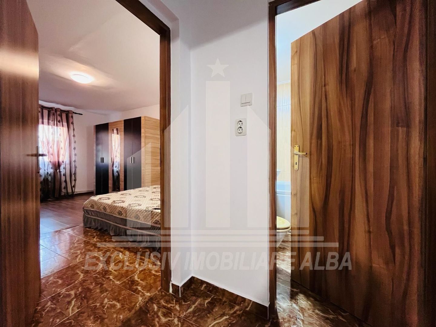 Apartament cu 3 camere decomandate, zona Prestige - Poză 1