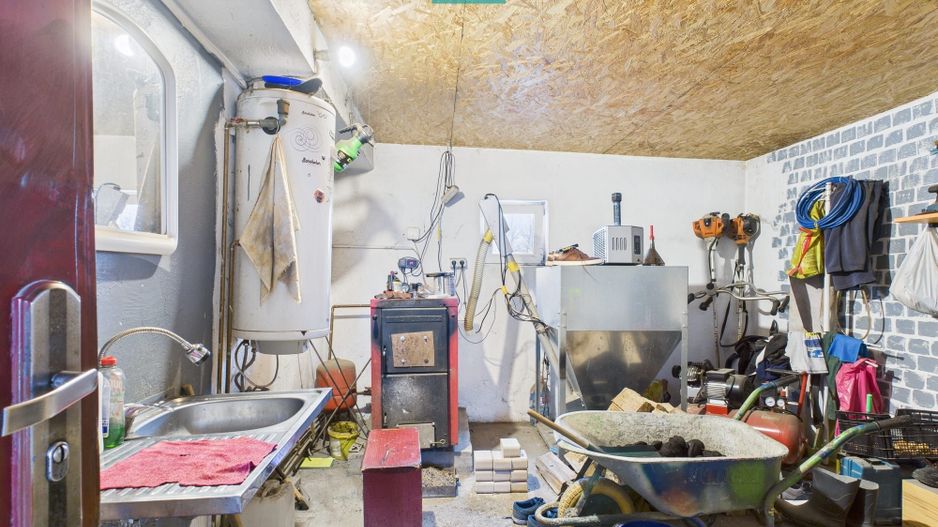 Casă frumoasă la Iratoș la preț bun - Poză 29