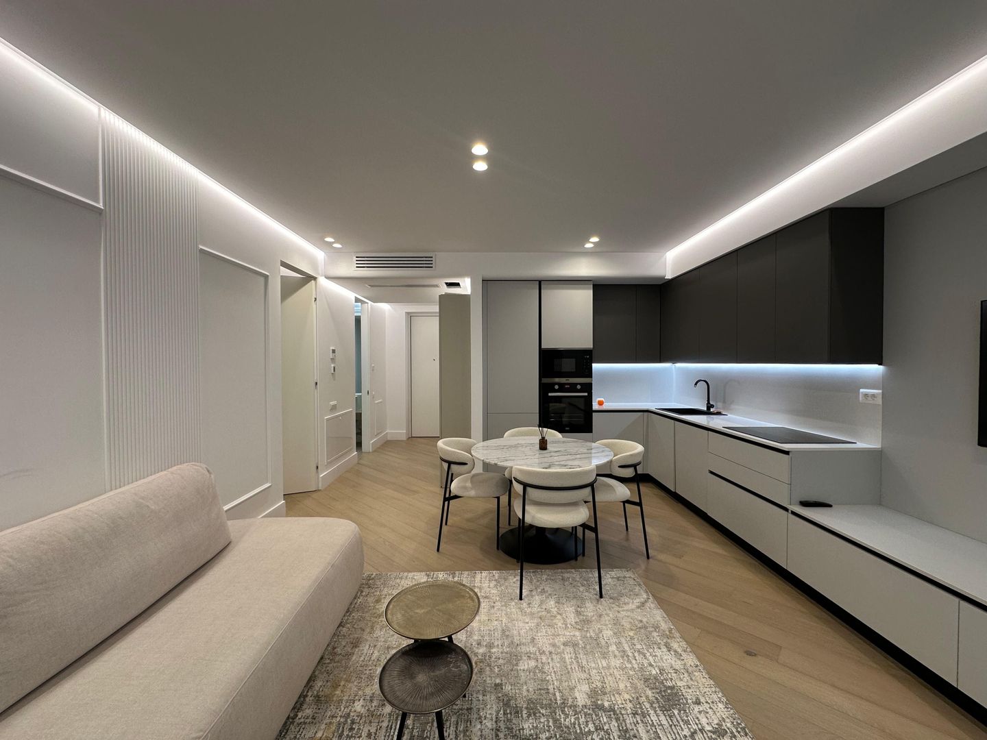 Apartament Cortina 126 | Parcare - Poză 1