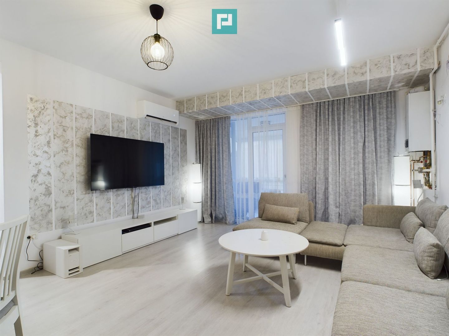 Apartament modern cu 3 camere și curte privată generoasă – Dumbrăvița - Poză 1