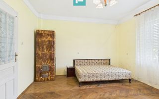 Casă cu teren generos, zonă centrală, Curtici - Poză 4