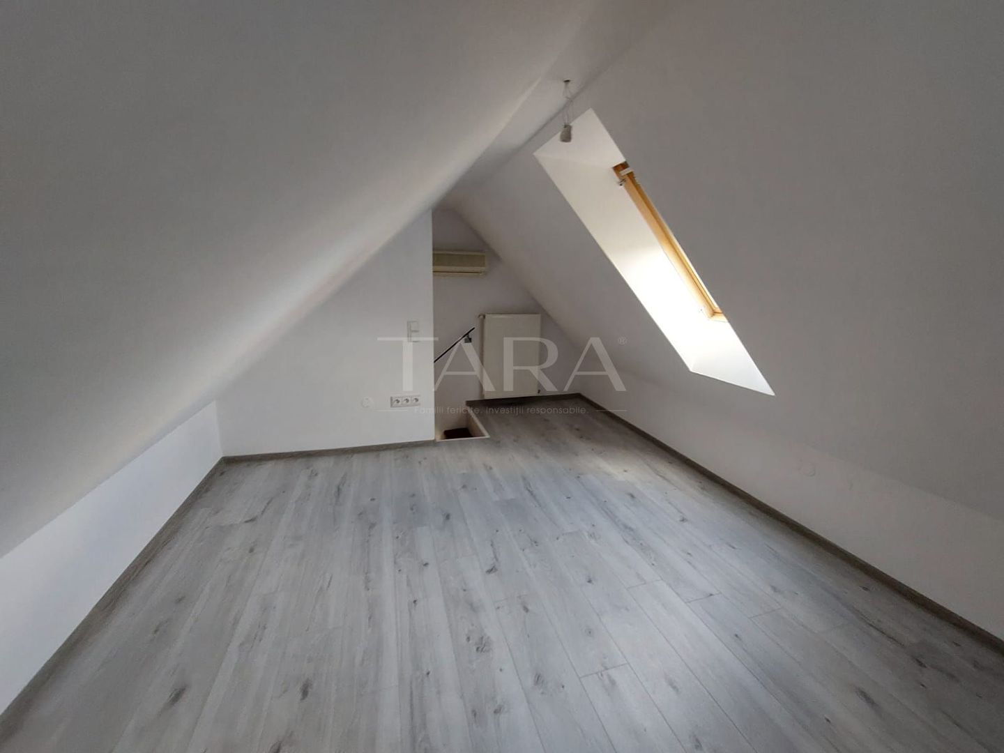 Casa duplex de vis în Florești – spațiu, lumină și grădină proprie. - Poză 12