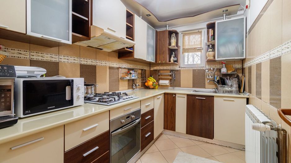 Casă pentru familie, 7 camere, teren mare și vedere la lac – Periș  - Poză 8