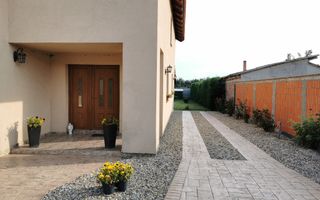 Ag EUROPA vinde casa NOUA 350mp în Odoreu cu 6 cam teren 9ari. - Poză 1