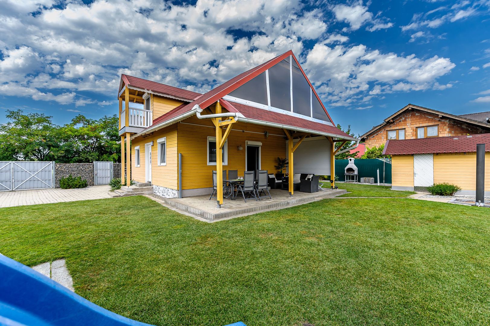 Casa de Lemn cu Piscina si Gradina Impecabila in Vladimirescu! - Poză 4