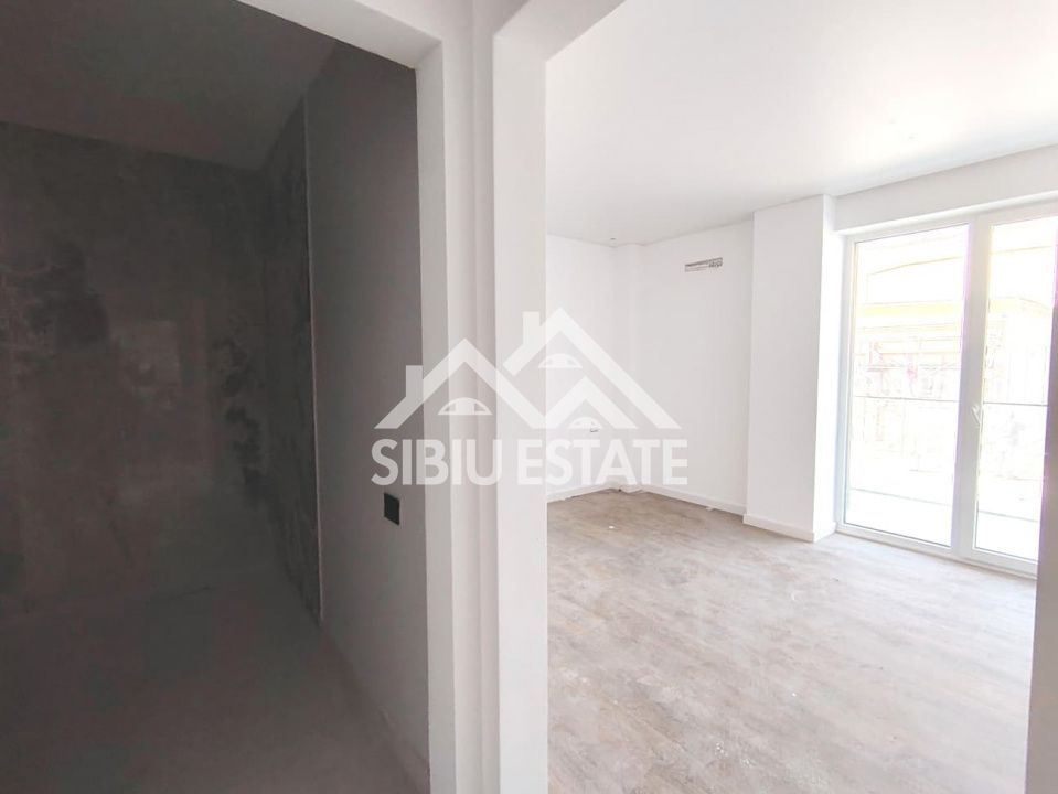 Apartament Sibiu central 3 camere, 2 bai Imobil Top lift garaj - Poză 4