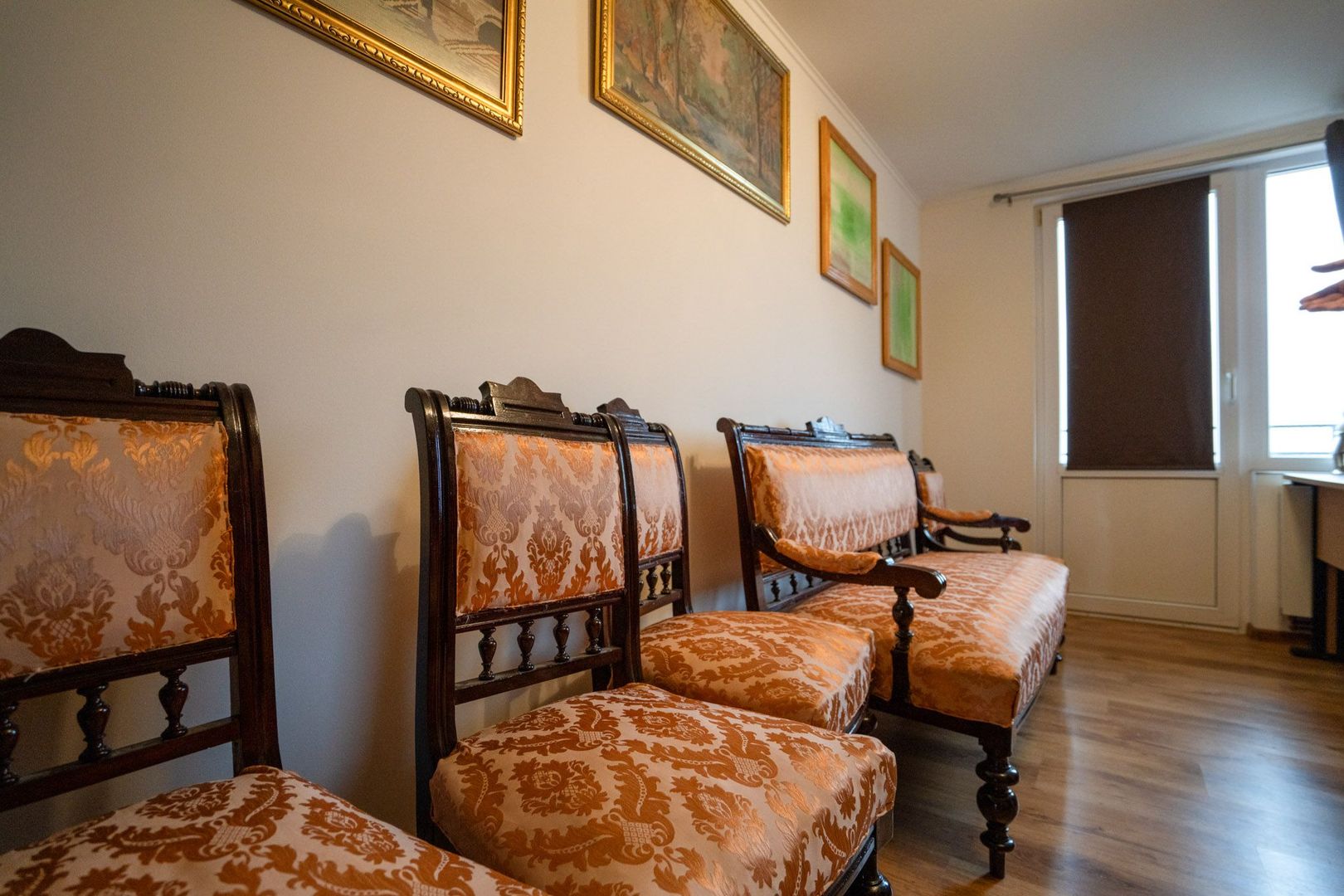 Pensiune cu 12 camere in Baile 1 Mai - Poză 9