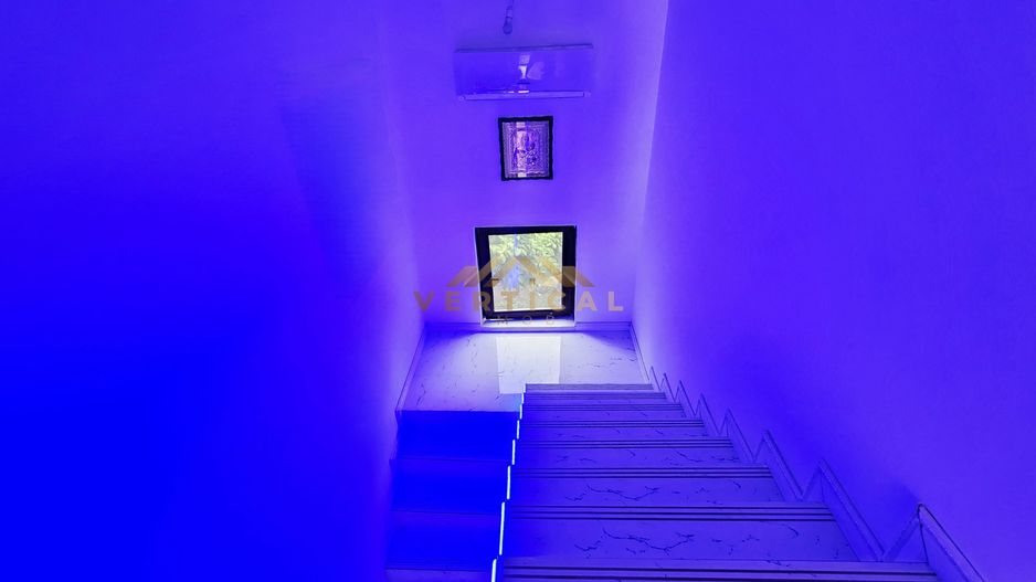 Vila 6 camere la intrare in Dobreni - Poză 7