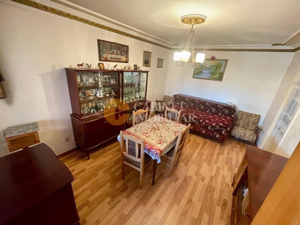 Apartament cu 2 camere Decomandat - Etaj Intermediar - Fara Risc - Podu Ros - Poză 2