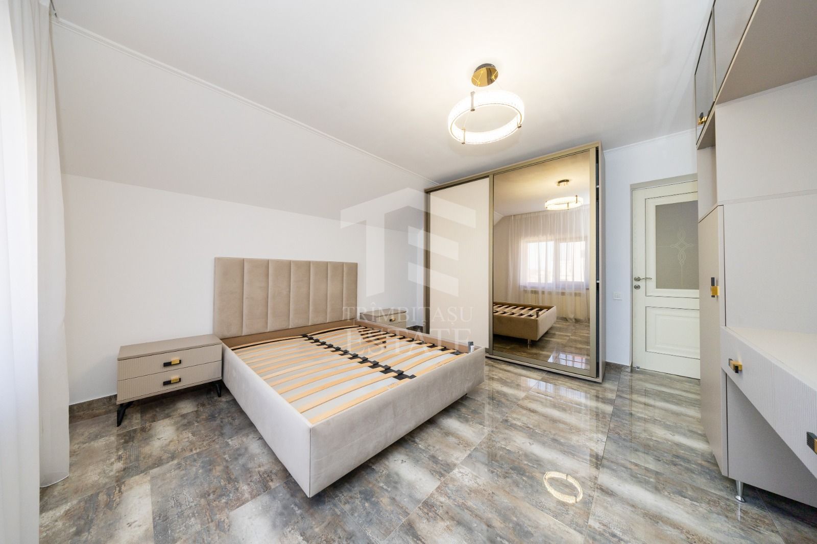 Sacele-Casa 6 dormitoare + 4 bai teren 979 mp. - Poză 21