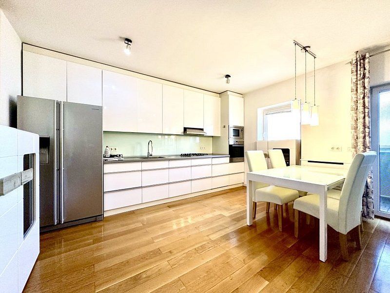 Apartament elegant -curte proprie - garaj - Poză 2