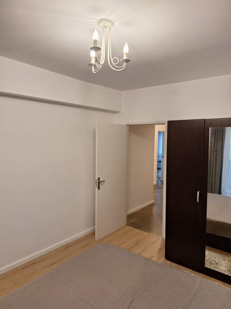 Apartament cu 2 camere , zona piata centrala - Poză 7