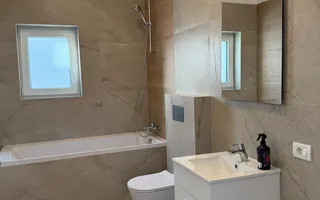 TVA INCLUS! Casa traditionala napoletana gata de mutat! - Poză 12