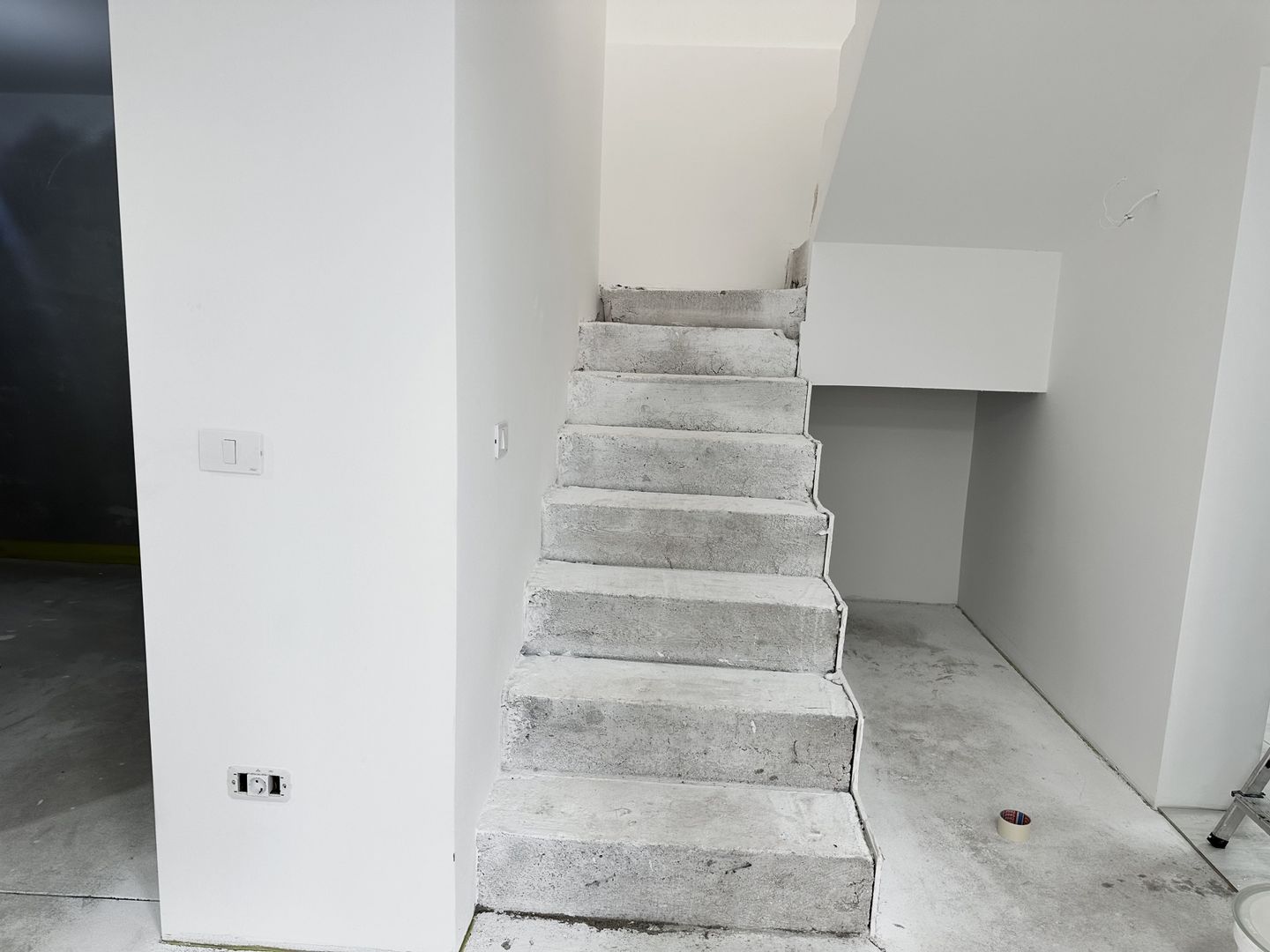 Casă individuală de vanzare  cu garaj și curte proprie – Hălchiu - Poză 11