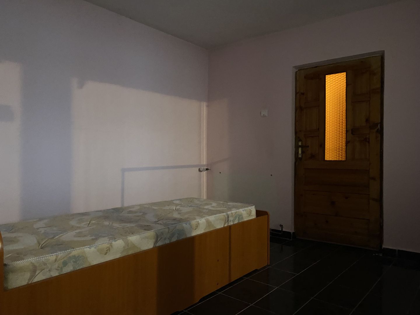 Vanzare apartament -3 camere la casă, etaj 1+pod+cota teren–Târgoviște - Poză 5