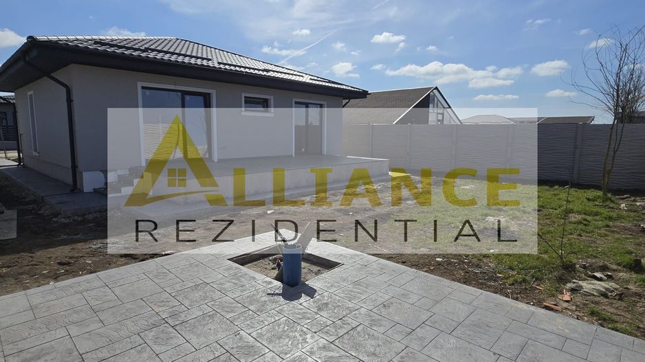 Casa 4 Camere | 200 M de Blv. | Curte amenajata - Poză 2