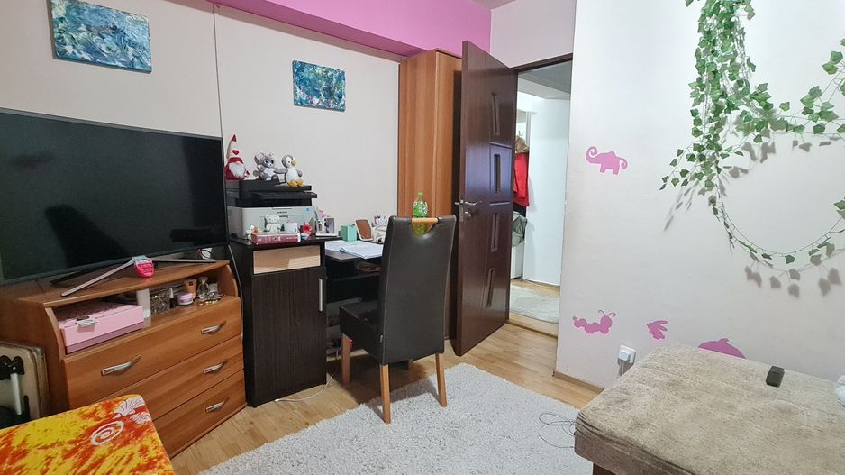 Apartament 2 camere decomandat insorit semimobilat Calea Bucuresti - Poză 4